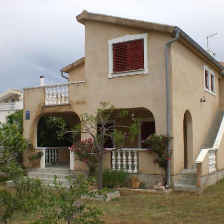 Apartmani Vesna Vir Exterior photo