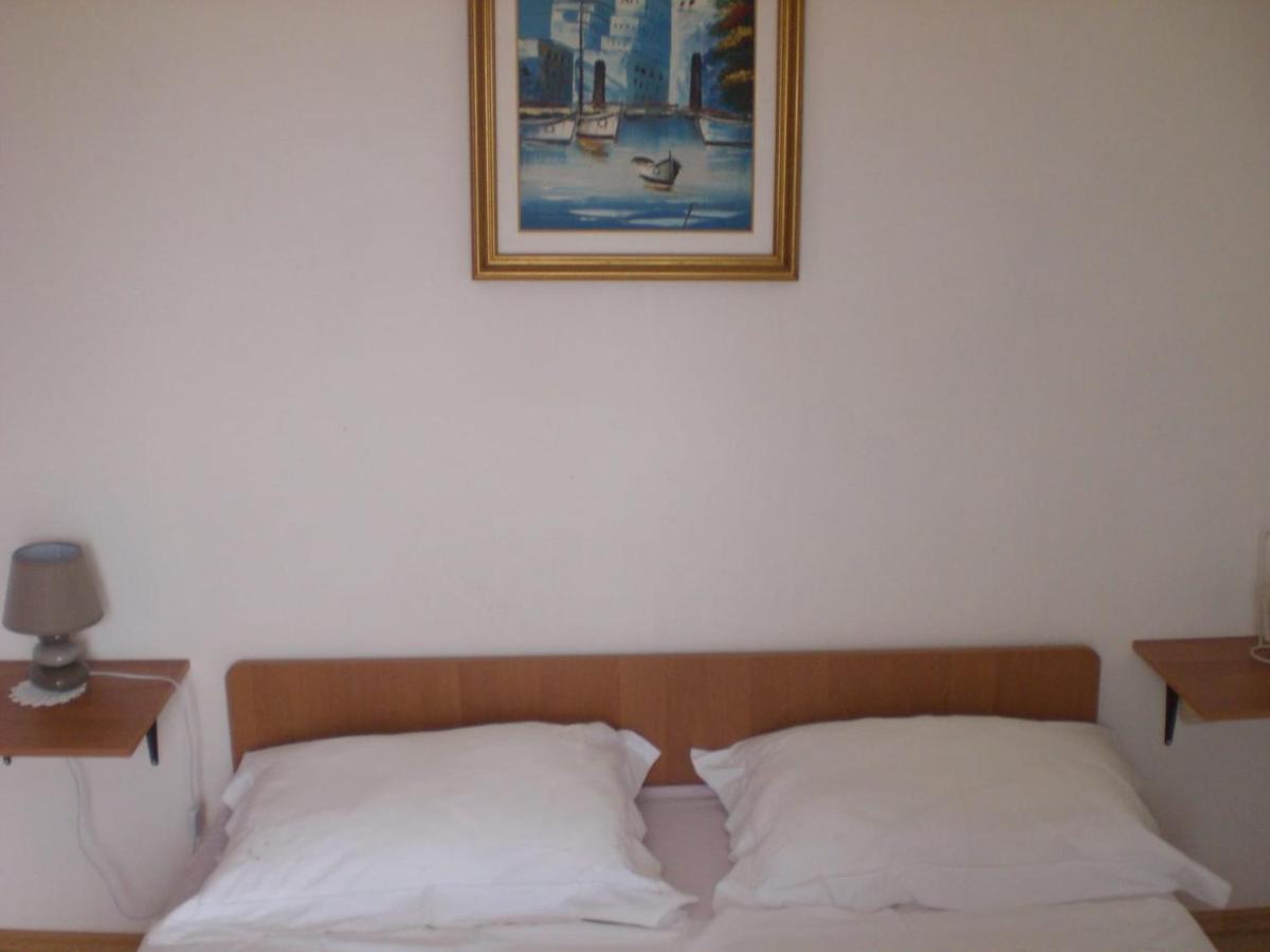 Apartmani Vesna Vir Exterior photo