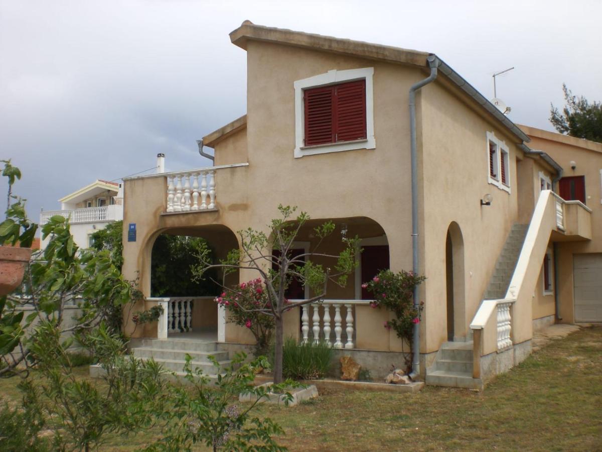 Apartmani Vesna Vir Exterior photo