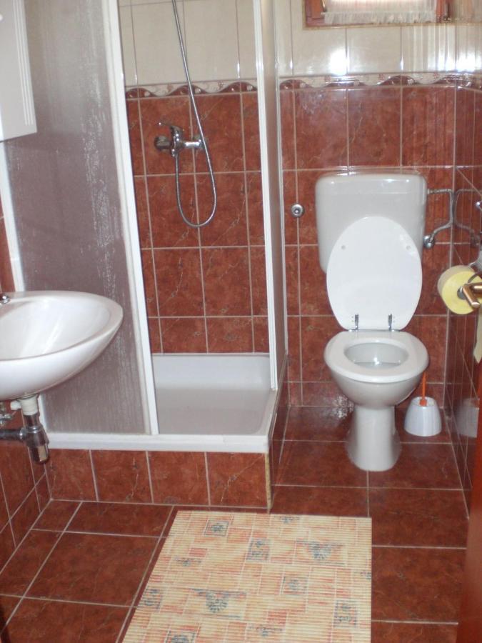 Apartmani Vesna Vir Exterior photo