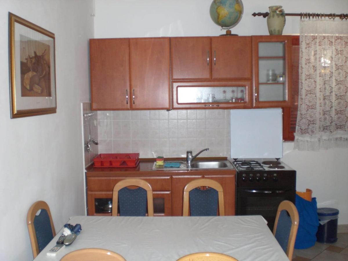 Apartmani Vesna Vir Exterior photo