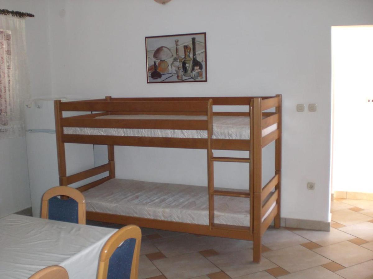Apartmani Vesna Vir Exterior photo