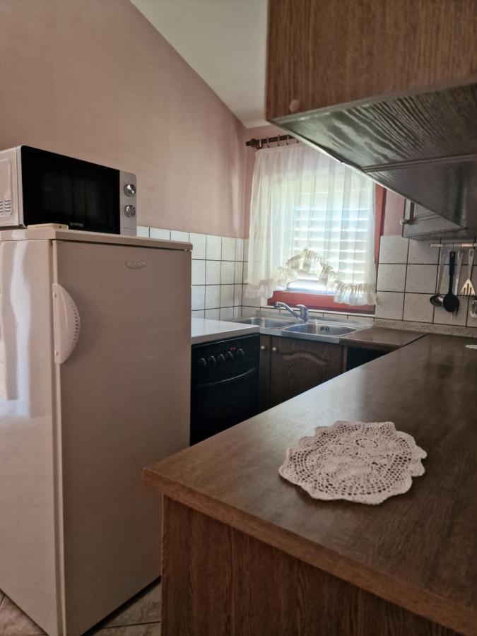 Apartmani Vesna Vir Exterior photo