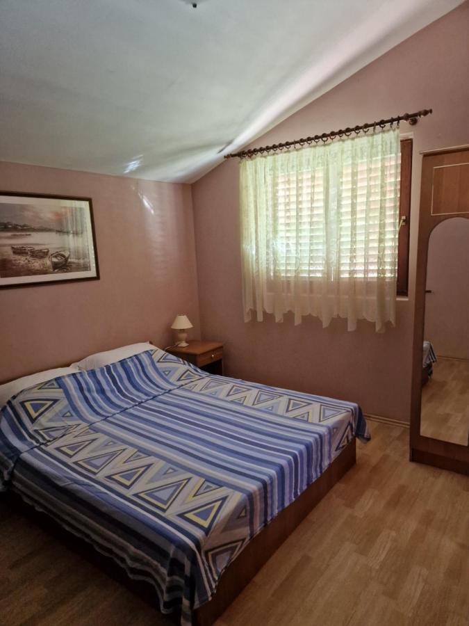 Apartmani Vesna Vir Exterior photo